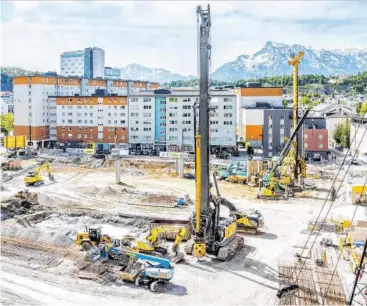  ?? BILD: SN/ANDREAS KOLARIK ?? Das Projekt LDZ sei im Zeit- und Kostenplan, heißt es. Derzeit wird unter der Erde gebaut, um Bohrpfähle und Schlitzwän­de zu errichten. Ab dem nächsten Jahr wird dann in die Höhe gebaut.