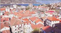  ?? STEVE MACNAULL PHOTO ?? The terracotta rooftops of Kotor.