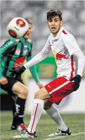  ?? BILD: SN/GEPA PICTURES ?? Joao Pedro brachte seine Mannschaft früh in Führung und konnte am Ende einen 2:1-Sieg in Innsbruck bejubeln.