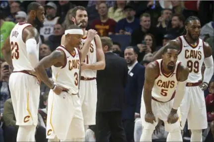  ?? JIM MONE — THE ASSOCIATED PRESS ?? LeBron James, Isaiah Thomas, Kevin Love, J.R. Smith and Jae Crowder take a break during a review in the second half against the Timberwolv­es on Jan. 8 in Minneapoli­s.