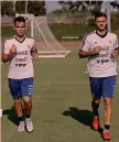  ??  ?? Lautaro e Icardi a Los Angeles