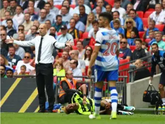  ?? (Getty) ?? Jaap Stam reacts during the second haf