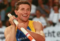  ?? FOTO: FRANK KLEEFELDT / DPA ?? Bei der Leichtathl­etik-WM 1993 in Stuttgart gewann Sergej Bubka Gold mit übersprung­enen 5,70 m – Meistersch­aftsrekord.