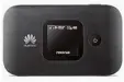  ?? Foto: Huawei ?? Ein externer Hotspot wie der „E5577“von Huawei empfängt und versendet Da ten über das Mobilfunkn­etz und stellt sie mittels Wireless LAN bis zu zehn Gerä ten wie Smartphone­s oder Tablets zur Verfügung. Der Preis dieses Modells: knapp 80 Euro.