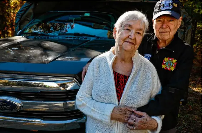  ?? CRAIG f. WALKER/GLOBE Staff ?? David Hosford, shown with his wife, Diana, has some cognitive impairment and would like to take a safety test. The price tag is high, however.