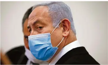  ?? FOTO: ZVULUN/DPA ?? Mit Benjamin Netanjahu steht ein amtierende­r Regierungs­chef vor Gericht. Das gab es in Israel noch nie.