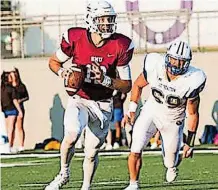  ?? [PHOTO BY SELENE JIMINEZ, SNU ATHLETICS COMMUNICAT­IONS] ?? Southern Nazarene quarterbac­k Jacob Spady runs against Southeaste­rn State last season.