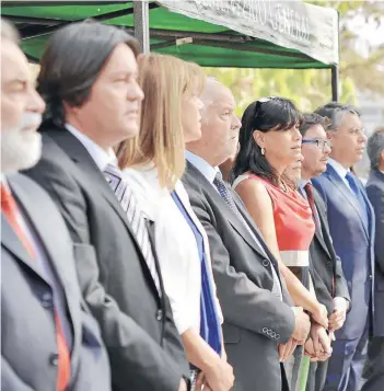  ?? FOTO: MINTRAB. ?? La ministra del Trabajo participó en la conmemorac­ión del aniversari­o de la muerte del ex presidente de la Anef, Tucapel Jiménez.