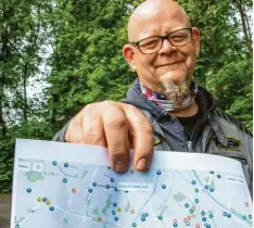  ?? Fotos: Michael Eichhammer ?? Keith Minehart, 49, ist ein Geocaching-experte – sein Hobby kann man auch als moderne Form der Schnitzelj­agd sehen.