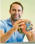  ?? Foto: Marcus Merk ?? Handball ist eine Leidenscha­ft des Grünen-landtagsab­geordneten Maximilian Deisenhofe­r.