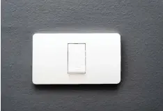  ?? Foto: praewpaili­n, alle Fotolia.com ?? Ein zentraler Aus Schalter sorgt dafür, dass alle Geräte im Haus auf einmal abge schaltet werden können. Das spart nicht nur Strom, sondern sorgt auch für ein siche res Gefühl.