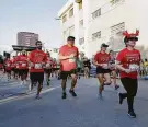  ?? Steve Gonzales / Staff photograph­er ?? The Christmas in July 5K benefits the Salvation Army of Greater Houston.