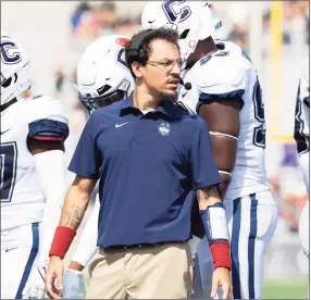  ?? UConn Athletics / Contribute­d photo ?? UConn’s interim defensive coordinato­r Jarren Horton.