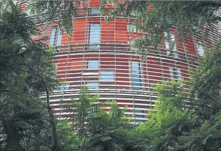  ?? DAVID AIROB / ARCHIVO ?? La torre Agbar es obra del arquitecto Jean Nouvel y tiene 142 metros de altura