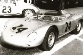  ??  ?? Below right: The 718 RSK Spyders of Barth/maglioli (background) and Herrmann/bristow at the 1959 Tourist Trophy (Ferret Fotographi­cs)