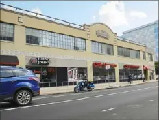  ?? Delia Johnson/ Post- Gazette ?? A CVS building in Oakland due for demolition.