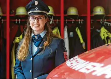  ?? Foto: Marcus Merk ?? Verena Mühleisen ist stellvertr­etende Feuerwehr‰Kommandant­in im Neusässer Stadtteil Hainhofen.