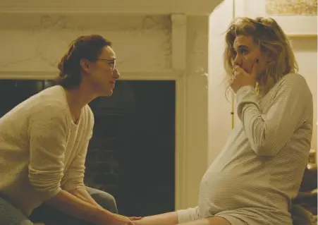  ?? NETFLIX ?? The characters portrayed by Molly Parker, left, and Vanessa Kirby confront what becomes a difficult pregnancy in Pieces of a Woman.