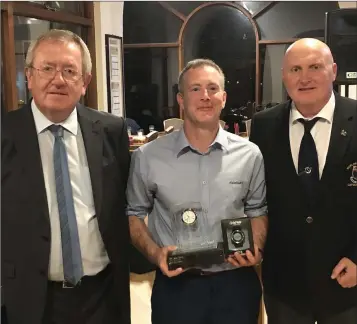  ??  ?? Wicklow Golf Club’s Tom O’Neill and club captain Gerry Doyle with the winner of the Rabbits 18 hole competitio­n, Pat Ryan.