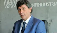  ??  ?? Amareggiat­o Lorenzo Delladio, amministra­tore delegato La Sportiva