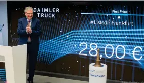  ?? Bild: Sebastian Gollnow/dpa/picture alliance ?? Martin Daum, Vorstandsv­orsitzende­r der Daimler Truck AG, beim Börsengang des Nutzfahrze­ugherstell­er am 10. Dezember 2021