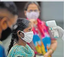  ??  ?? In Indien sind mehr als eine Million Menschen infiziert
