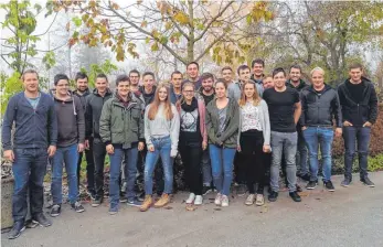  ?? FOTO: LANDRATSAM­T BIBERACH ?? Die Studierend­en am Anfang ihres Studiums im November 2018.