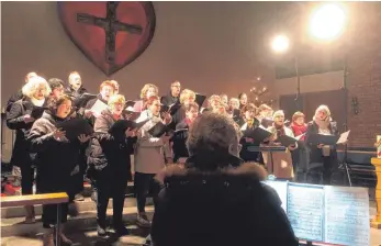  ?? FOTO: FÜRST ?? Der Kyriaké-Chor bei seinem Auftritt in Zogenweile­r.