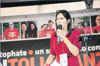  ?? SOPA IMAGES / GETTY ?? Elly Schlein en un acte electoral durant la campanya de l’Emília-Romanya