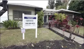  ??  ?? This three-bedroom oceanfront home at 271 Front St. in Lahaina is listed for $3,465,000.