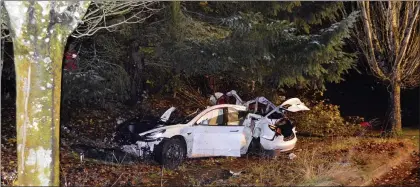  ?? CORVALLIS POLICE DEPARTMENT — VIA THE ASSOCIATED PRESS ?? A driver crashed while going about 100mph in Corvallis, Ore., on Nov. 17. Open lanes across the U.S. due to the pandemic lockdown invited reckless driving, leading to a sharp increase in traffic-crash deaths.