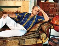  ??  ?? Edgar Ramírez será el encargado de dar vida al diseñador italiano Gianni Versace.