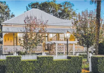  ?? Pictures: Contribute­d ?? HOT PROPERTY: 4 Burns St, East Toowoomba, is for sale for interest above $1.3m.