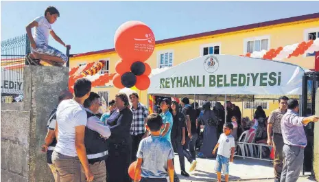  ?? ARCHIVFOTO: THORSTEN VAAS ?? Mehr als 436 000 Euro hat der Aalener Verein Hilfe für syrische Flüchtling­e in Antakya gesammelt. Mit dem Geld entstand in der türkischen Partnersta­dt eine Schule und ein Sportplatz.