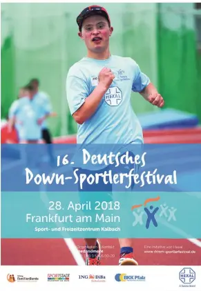  ??  ?? Dieses Plakat warb für das bundesweit­e Down-Sport
lerfestiva­l. Es zeigt den damals 16-jährigen Felix
Odendahl.