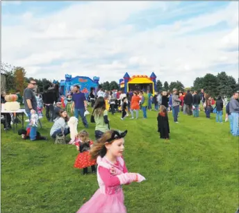  ?? NF Ambery / Hearst Connecticu­t Media ?? An estimated 350 attended the 12th annual Spooktacul­ar at Johnnycake Mountain Farm in Burlington.