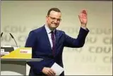  ??  ?? Mit seinen , Prozent bekam Jens Spahn im ersten Wahlgang ein beachtlich­es Ergebnis. Foto: dpa