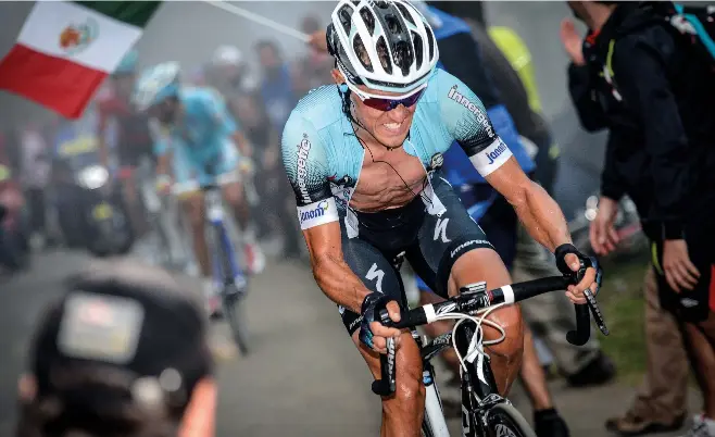  ??  ?? Pauwels grinds up the Angliru at the 2013 Vuelta, after settling into a role in the grand tours at Quick Step