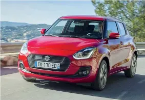  ??  ?? La nuova Suzuki Swift può montare un sistema micro-ibrido molto semplice e leggero (il complesso pesa solo sei chilogramm­i, batterie incluse), offerto in opzione anche sul quattro cilindri a un prezzo di mille euro