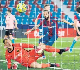  ?? FOTO: GETTY ?? Ter Stegen, batido por partida triple
El alemán tampoco estuvo acertado