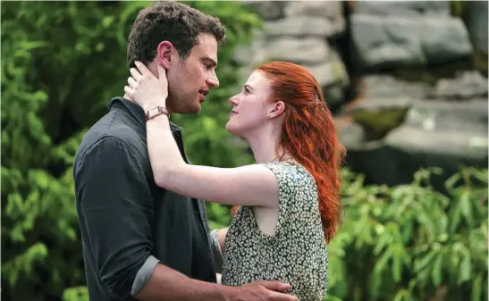  ?? HBO ?? Theo James y Rose Leslie interpreta­n a Henry y Clare