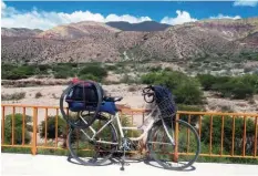  ??  ?? Enamorarse del norte argentino motivó que la estadía se prolongara y le restara días al recorrido.