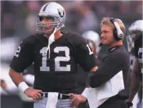  ?? Michael Maloney / The Chronicle 2001 ?? Quarterbac­k Rich Gannon (left) was 33 when he joined forces with Jon Gruden and the Raiders in 1999. Under Gruden, Gannon made the Pro Bowl three straight seasons.