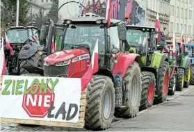  ?? Picture: TOMASZ PIETRZYK/AGENCJA WYBORCZA.PL VIA REUTERS ?? WIDESPREAD PROTESTS: Tractors lined up in Wroclaw yesterday as Polish farmers protest over price pressures, taxes and green regulation