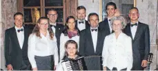  ?? FOTO: VERANSTALT­ER ?? Katjana Sedelmayr und Orchester der Musikschul­e Sedelmayr geben ihr zweites Schlosskon­zert in Bad Buchau.