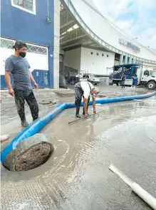  ?? ROSALÍA MALDONADO /EL SOL DE HIDALGO ?? Por segunda ocasión se desbordó el río Tula