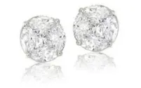  ??  ?? 4. Simply earrings. irresistib­le: dainty diamond stud