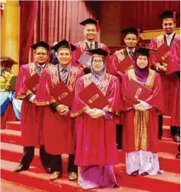  ??  ?? Graduan UTMSPACE pada Majlis Konvokesye­n Universiti Teknologi Malaysia (UTM) kali ke-59