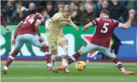  ?? CameraSpor­t/Getty Images ?? Mykhaylo Mudryk takes on Thilo Kehrer and Vladimir Coufal. Photograph: Rob Newell/