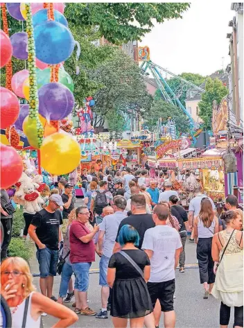  ?? FOTO: MEUTER ?? Derzeit undenkbar: Ein Dürpelfest mit mehr als 100.000 Besuchern an einem Wochenende. Aus dem Volksfest in Ohligs eine geschlosse­ne Veranstalt­ung mit Ticketverk­auf zu machen, ist für die OWG als Veranstalt­er keine Option.